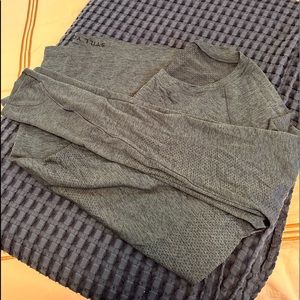 Lululemon swiftly tech long sleeve- size 18, navy